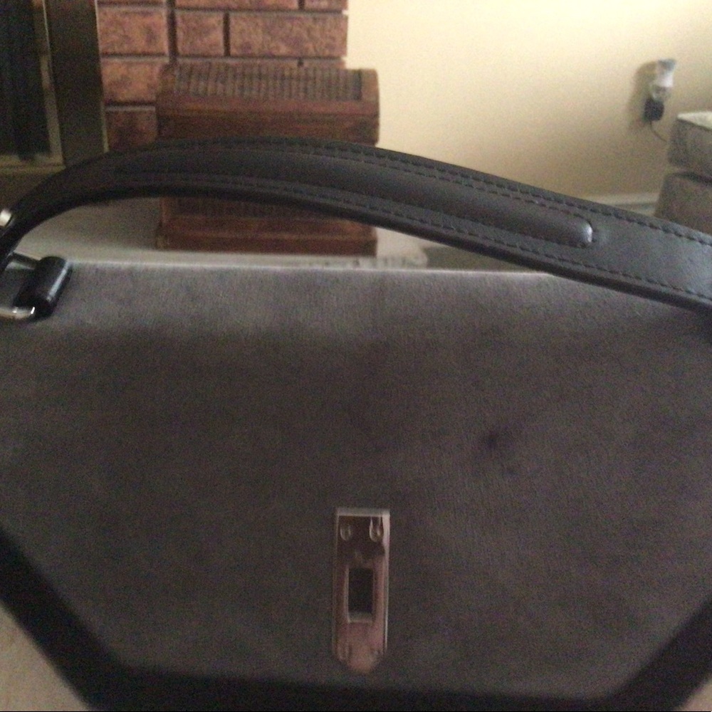 ⬇️⬇️Price Drop⬇️⬇️🛍3for $30🛍NWOT top handle/cross body handbag - Picture 2 of 4